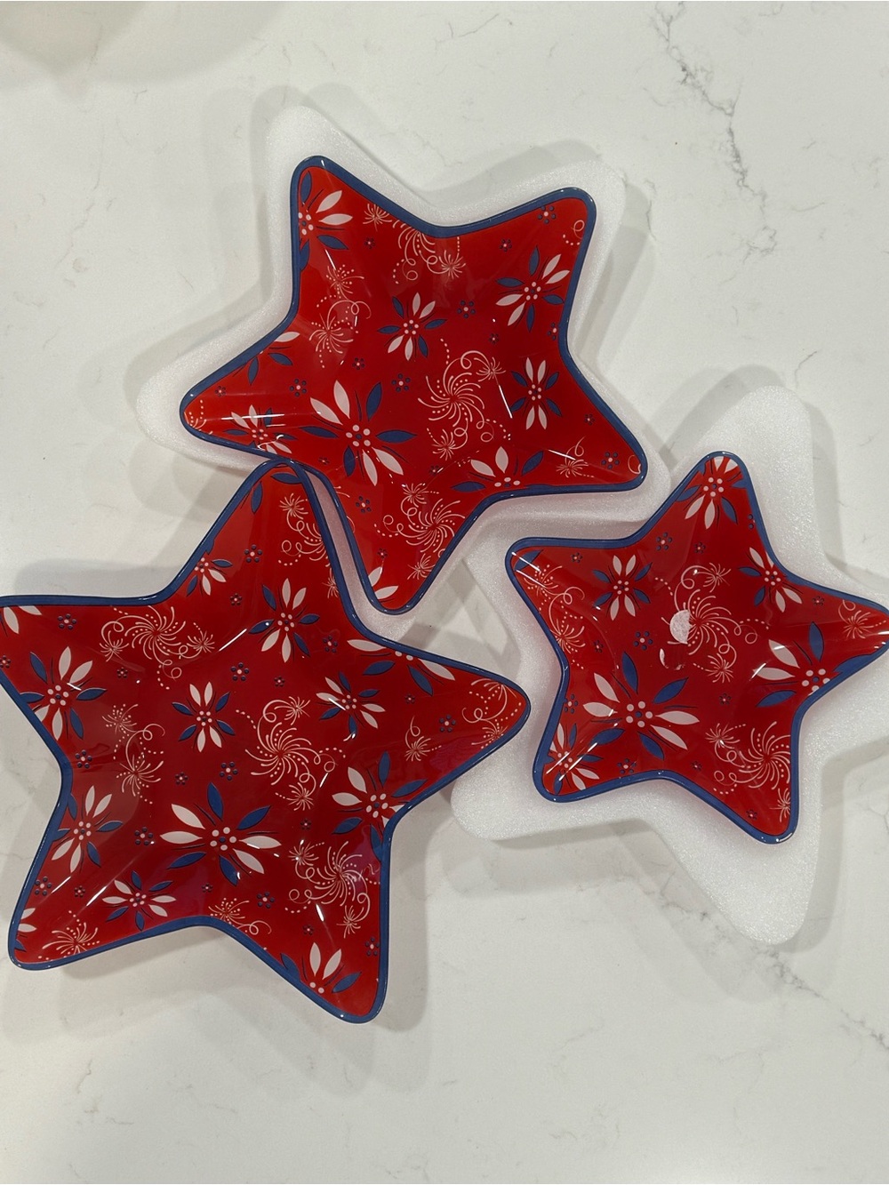 Temp-tations Patriotic Star Nesting Bowls Set of 3 Red White Blue NEW